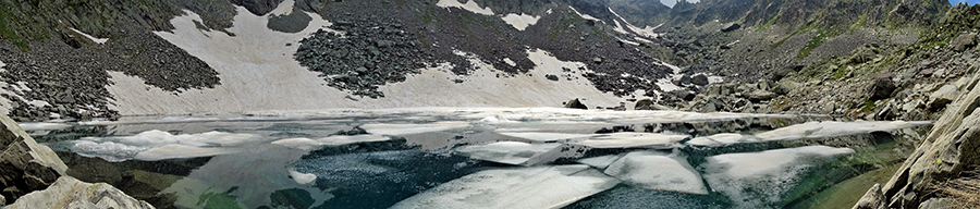 Lago del Vallone (2226 m) in disgelo